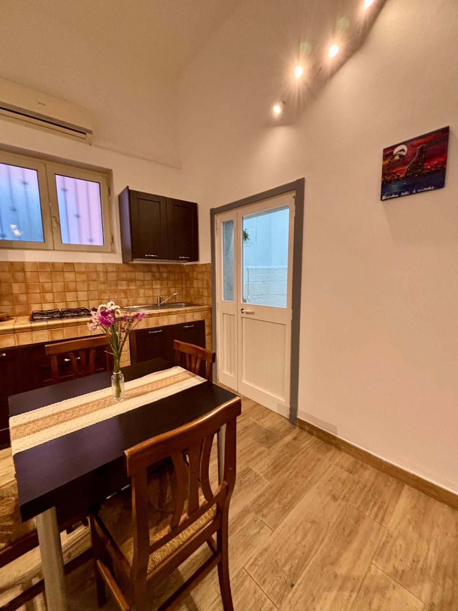 La Pergola Del Centro Apartman Brindisi Kültér fotó